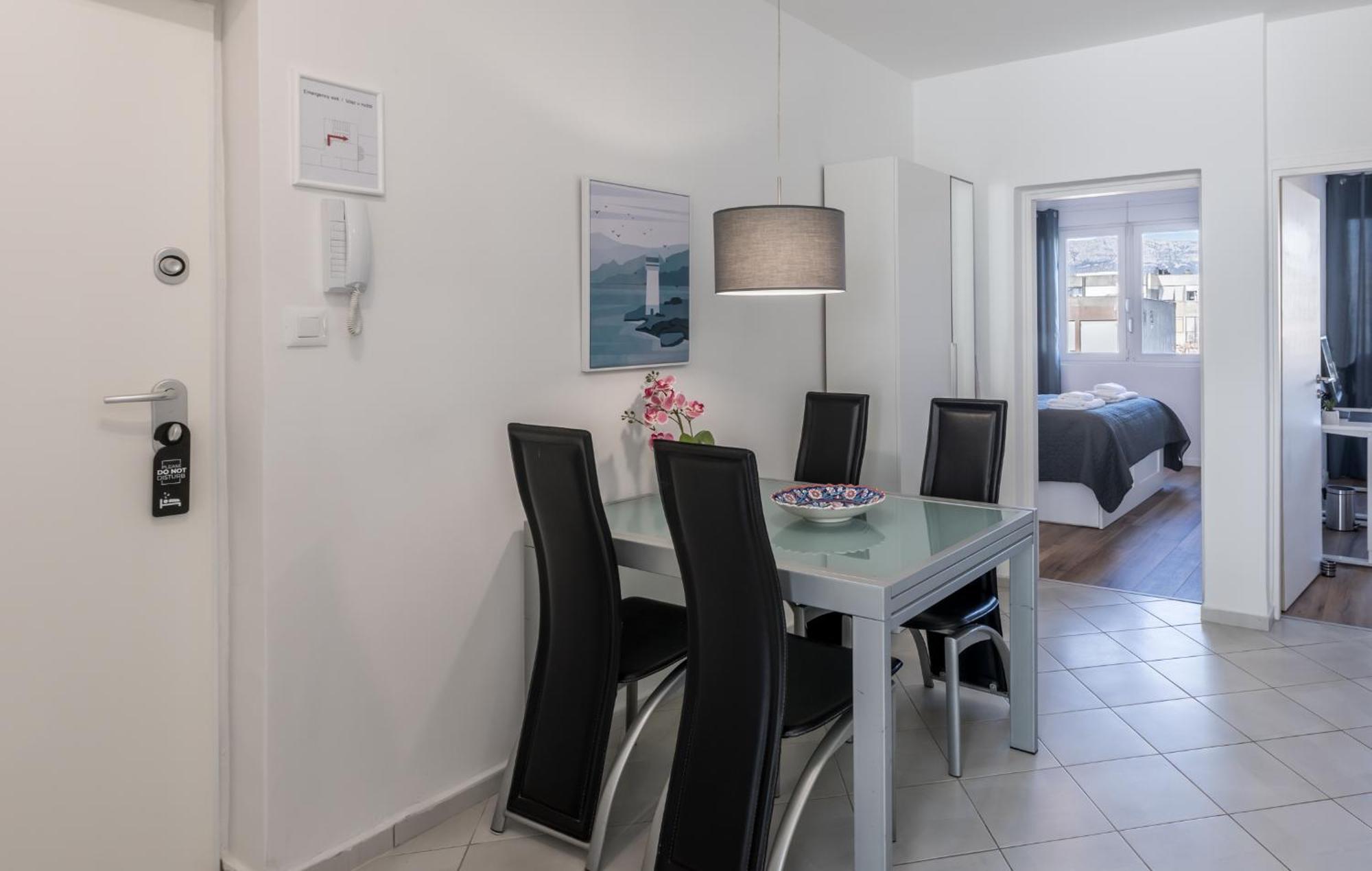 Sundowners Apartment, 52Qm, Double & Single Bed, 10 Min From Old Town Of Split Exterior photo